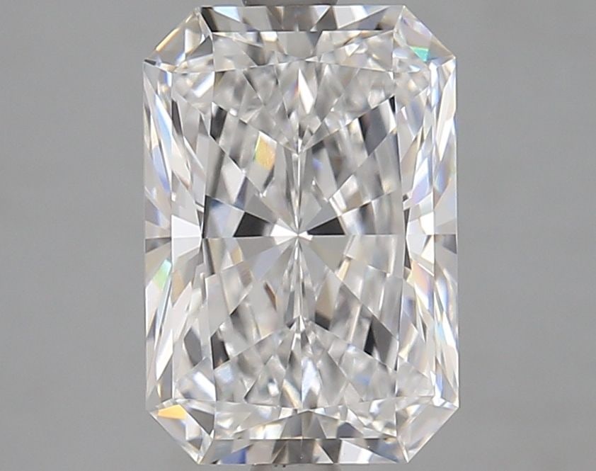 Loose Diamond - RADIANT 3.25ct E VVS2: Loose Diamond - RADIANT 3.25ct E VVS2 Source: This is a real non-mined Diamond that has been grown in a lab Shape: RADIANT Carats: 3.25 Color: E Clarity: VVS2 Certification: GIA Video: