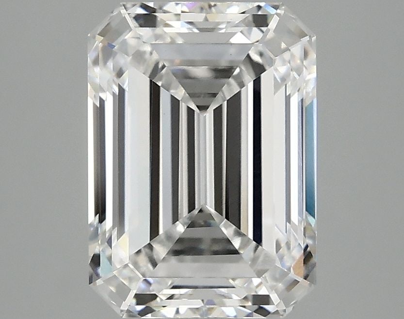 Loose Diamond - EMERALD 3.1ct E VS1: Loose Diamond - EMERALD 3.1ct E VS1 Source: This is a real non-mined Diamond that has been grown in a lab Shape: EMERALD Carats: 3.1 Color: E Clarity: VS1 Certification: IGI Video: