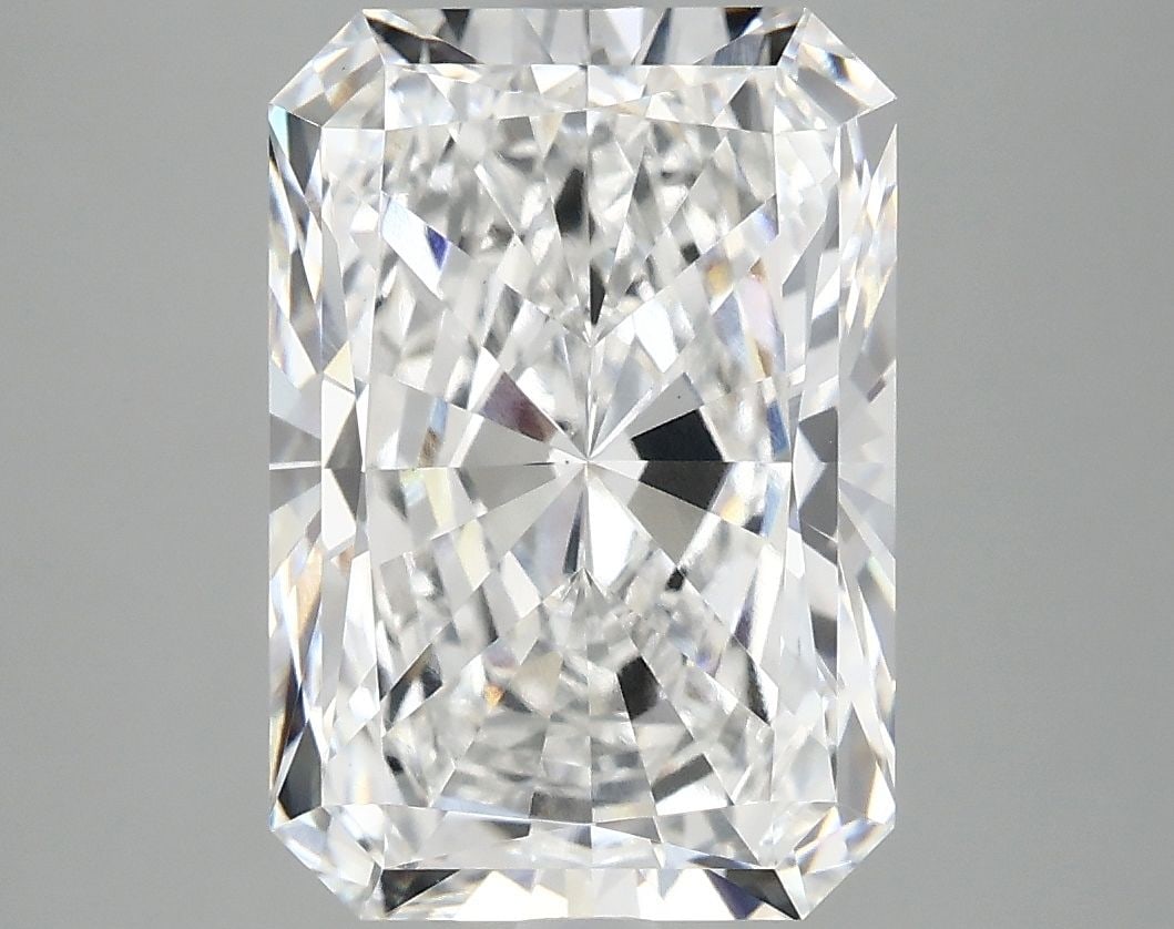 Loose Diamond - RADIANT 5.07ct E VVS2: Loose Diamond - RADIANT 5.07ct E VVS2 Source: This is a real non-mined Diamond that has been grown in a lab Shape: RADIANT Carats: 5.07 Color: E Clarity: VVS2 Certification: IGI Video:
