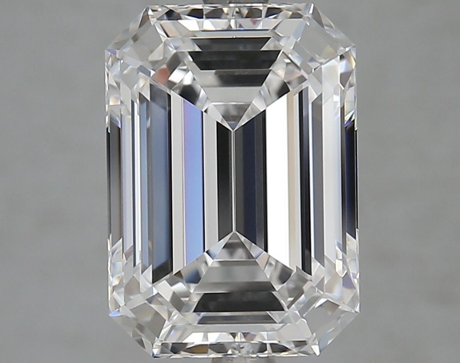 Loose Diamond - EMERALD 5.02ct D IF: Loose Diamond - EMERALD 5.02ct D IF Source: This is a real non-mined Diamond that has been grown in a lab Shape: EMERALD Carats: 5.02 Color: D Clarity: IF Certification: IGI Video: