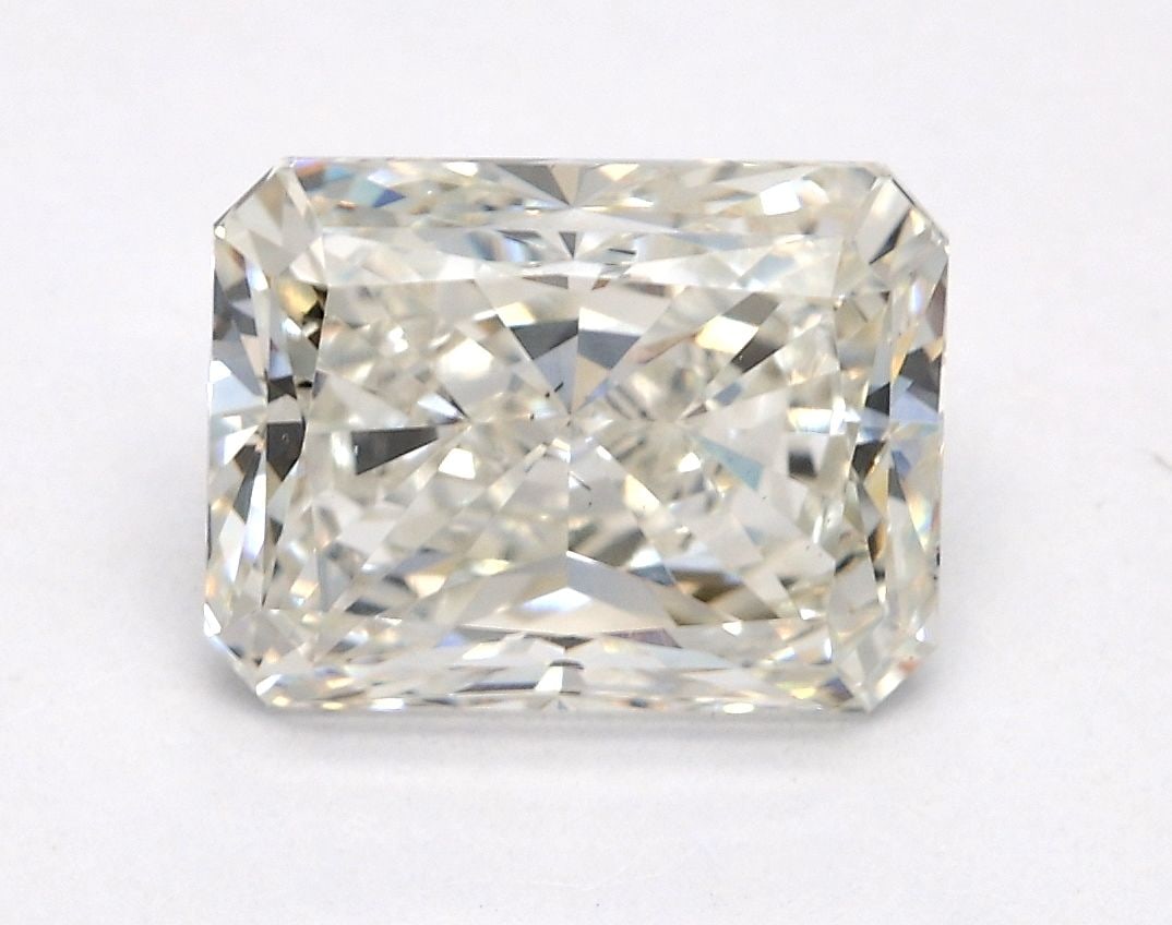 Loose Diamond - RADIANT 2.0ct H VS2: Loose Diamond - RADIANT 2.0ct H VS2 Source: This is a real non-mined Diamond that has been grown in a lab Shape: RADIANT Carats: 2.0 Color: H Clarity: VS2 Certification: IGI Video:
