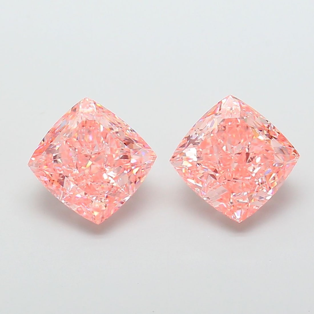 Loose Diamond - CUSHION MODIFIED 4.71ct Fancy Vivid Pink VS1: Loose Diamond - CUSHION MODIFIED 4.71ct Fancy Vivid Pink VS1 Source: This is a real non-mined Diamond that has been grown in a lab Shape: CUSHION MODIFIED Carats: 4.71 Color: Fancy Vivid Pink Certific