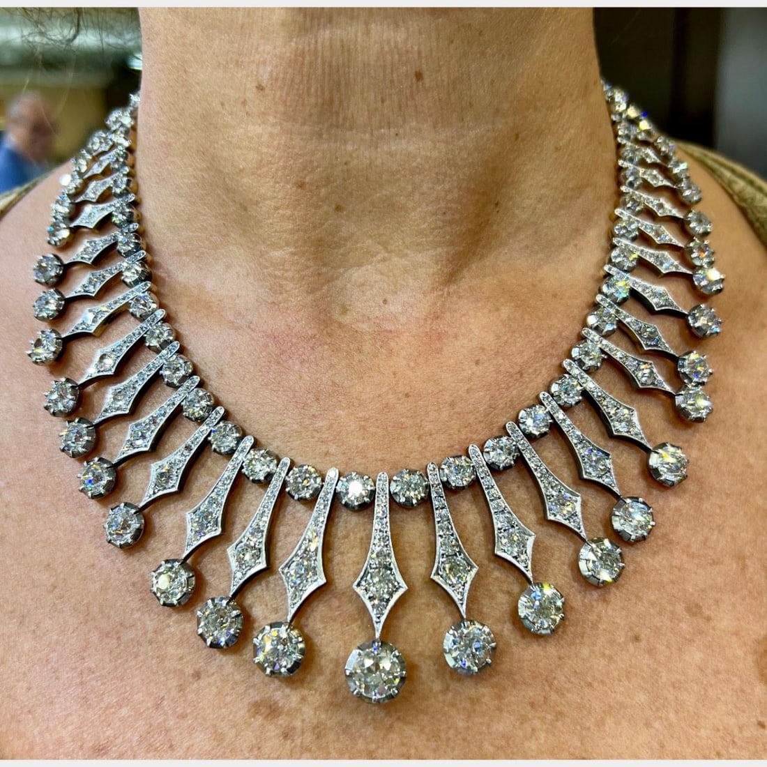 Diamond Necklace 81.00 Carats Old Mine 18K White Gold Platinum 17 Inch: Diamond Necklace 81.00 Carats Old Mine 18K White Gold Platinum 17 Inch This luxurious necklace is crafted from 18K white gold and platinum, featuring approximately 81.00 carats of Old Mine cut diamond