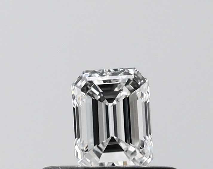 Loose Diamond - EMERALD 0.33ct E VVS2: Loose Diamond - EMERALD 0.33ct E VVS2 Source: This is a real non-mined Diamond that has been grown in a lab Shape: EMERALD Carats: 0.33 Color: E Clarity: VVS2 Certification: IGI Video: