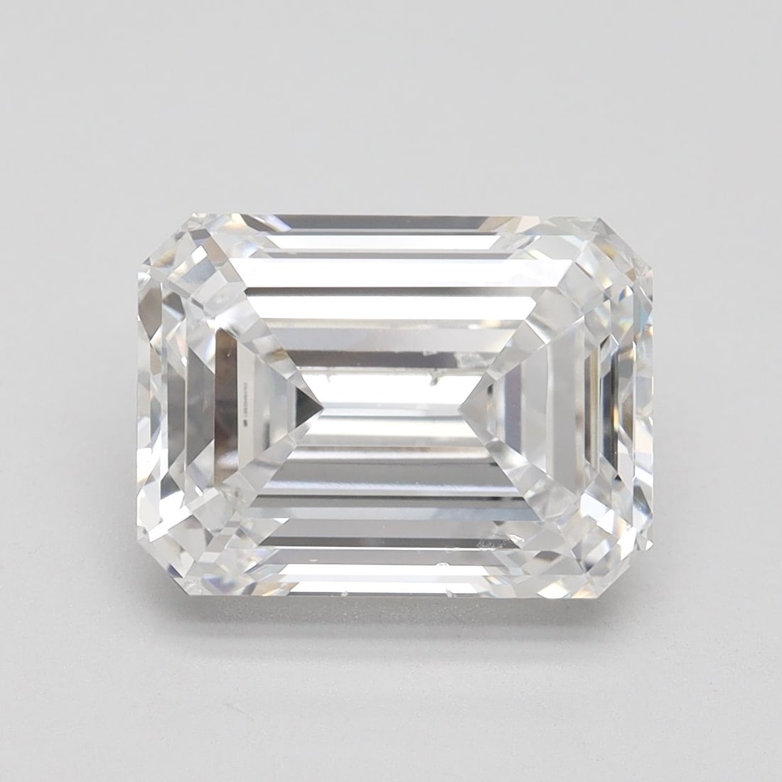 Loose Diamond - EMERALD 5.03ct D VS2: Loose Diamond - EMERALD 5.03ct D VS2 Source: This is a real non-mined Diamond that has been grown in a lab Shape: EMERALD Carats: 5.03 Color: D Clarity: VS2 Certification: IGI Video: