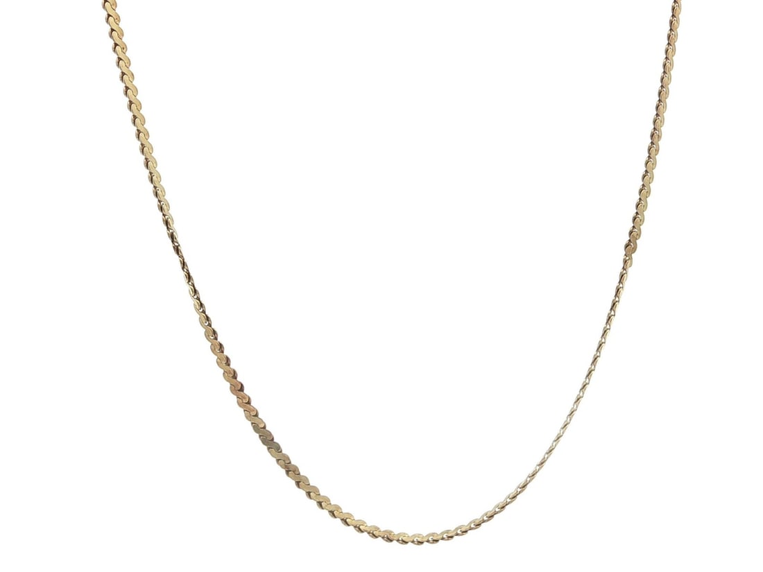 UnoAErre S Link 14k Yellow Gold Necklace 19in Spring Ring Clasp: UnoAErre S Link 14k Yellow Gold Necklace 19in Spring Ring Clasp Vintage UnoAErre S link chain necklace crafted in solid 14k yellow gold. This pre-owned women's necklace features a spring ring clasp an