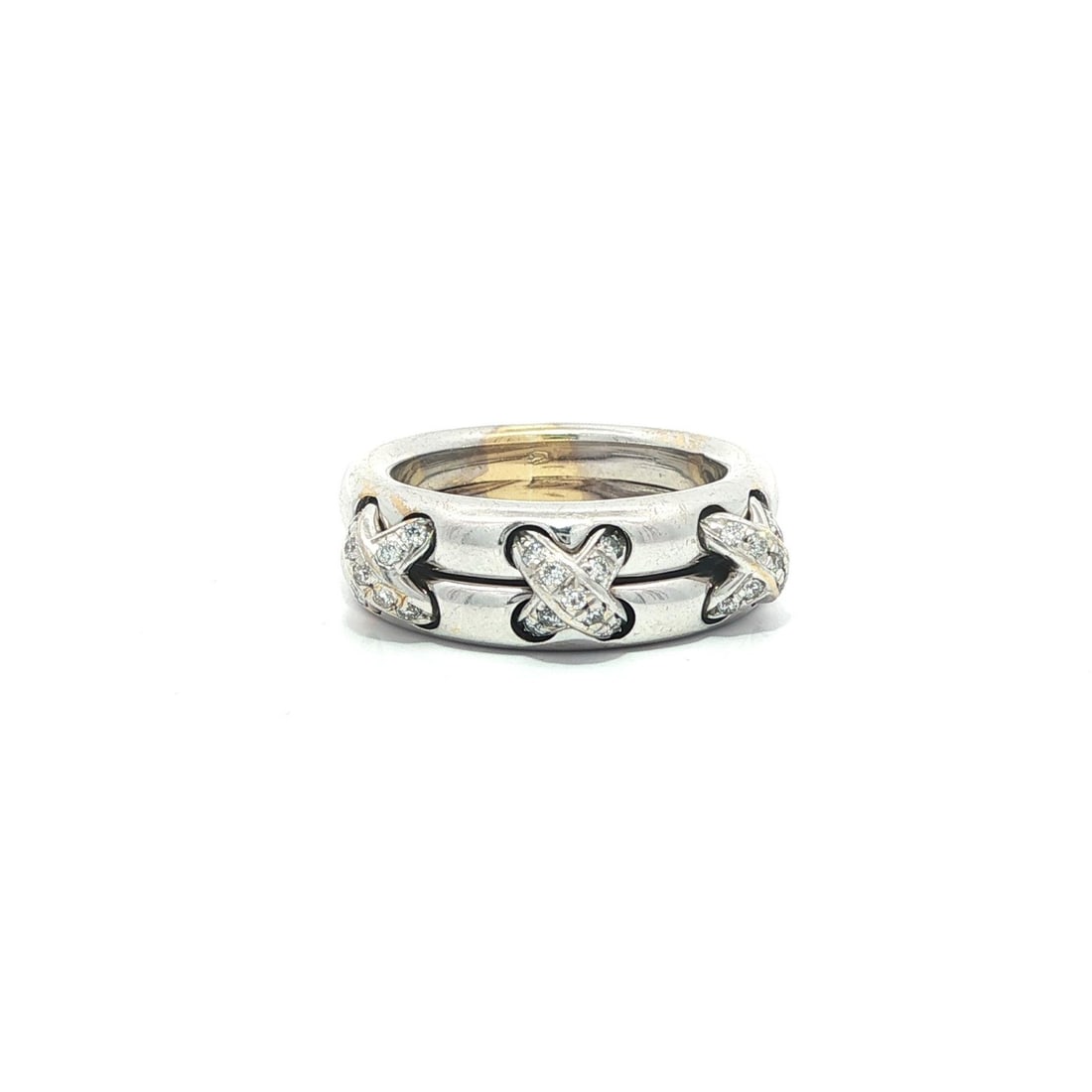Chaumet Liens Evidence 18k White Gold Diamond 0.10ct Band Ring: Chaumet Liens Evidence 18k White Gold Diamond 0.10ct Band Ring This exquisite Chaumet Liens Evidence band ring showcases a stunning design crafted from solid 18k white gold. The ring features a total 