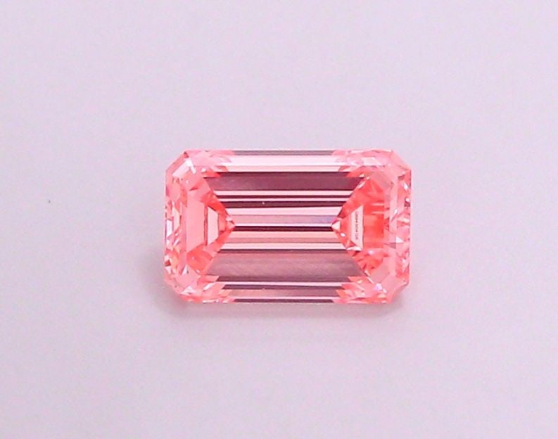 Loose Diamond - EMERALD 1.02ct Fancy Vivid Pink VS1: Loose Diamond - EMERALD 1.02ct Fancy Vivid Pink VS1 Source: This is a real non-mined Diamond that has been grown in a lab Shape: EMERALD Carats: 1.02 Color: Fancy Vivid Pink Certification: IGI Video: