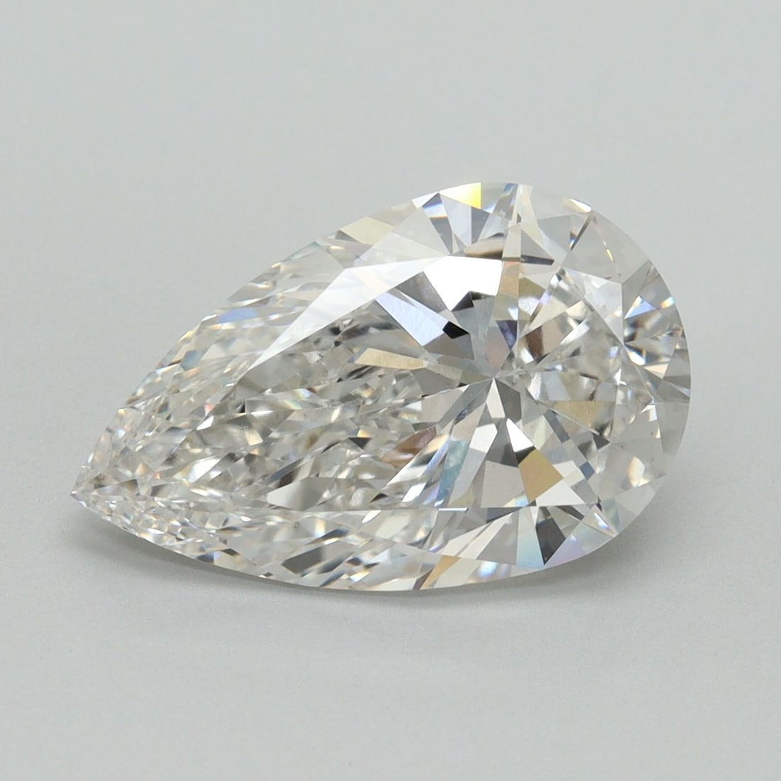 Loose Diamond - PEAR 4.01ct F VS1: Loose Diamond - PEAR 4.01ct F VS1 Source: This is a real non-mined Diamond that has been grown in a lab Shape: PEAR Carats: 4.01 Color: F Clarity: VS1 Certification: NONE Video: