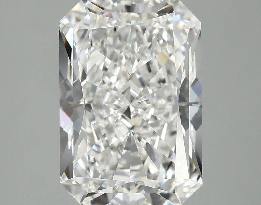 Loose Diamond - RADIANT 3.03ct E VVS1: Loose Diamond - RADIANT 3.03ct E VVS1 Source: This is a real non-mined Diamond that has been grown in a lab Shape: RADIANT Carats: 3.03 Color: E Clarity: VVS1 Certification: IGI Video: Video Link The