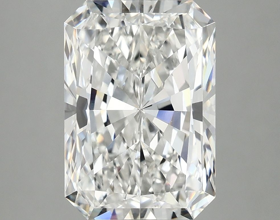 Loose Diamond - RADIANT 3.89ct E VVS2: Loose Diamond - RADIANT 3.89ct E VVS2 Source: This is a real non-mined Diamond that has been grown in a lab Shape: RADIANT Carats: 3.89 Color: E Clarity: VVS2 Certification: IGI Video: Video Link The