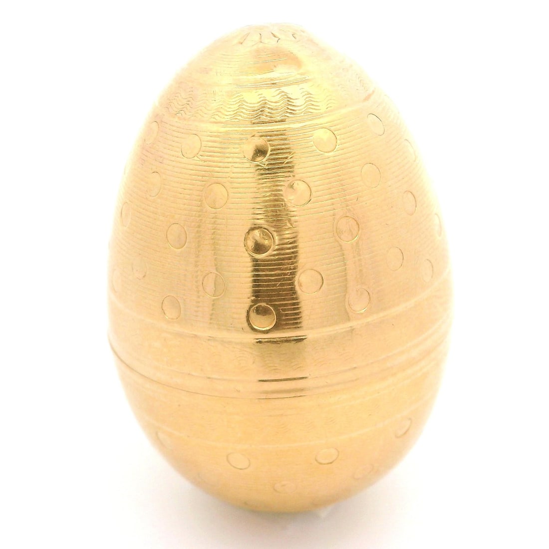 Antique Swiss 18k Yellow Gold Egg Vinaigrette Circa 1790: Antique Swiss 18k Yellow Gold Egg Vinaigrette Circa 1790 This exquisite Antique Swiss Screw Open Egg Vinaigrette dates back to circa 1790, crafted from solid 17-18k yellow gold. The piece features a u