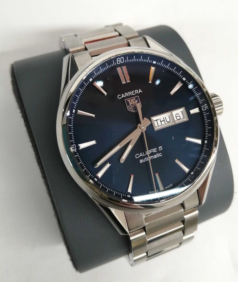 TAG Heuer WAR201E Carrera Calibre 5 Day-Date Mens Wristwatch (1 of 7)