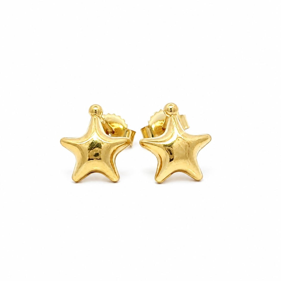 Unbranded 18k Yellow Gold Star Stud Earrings Puffed Polished Petite: Unbranded 18k Yellow Gold Star Stud Earrings Puffed Polished Petite Petite puffed star stud earrings crafted in solid 18k yellow gold with a polished finish. Designed for pierced ears, they feature po