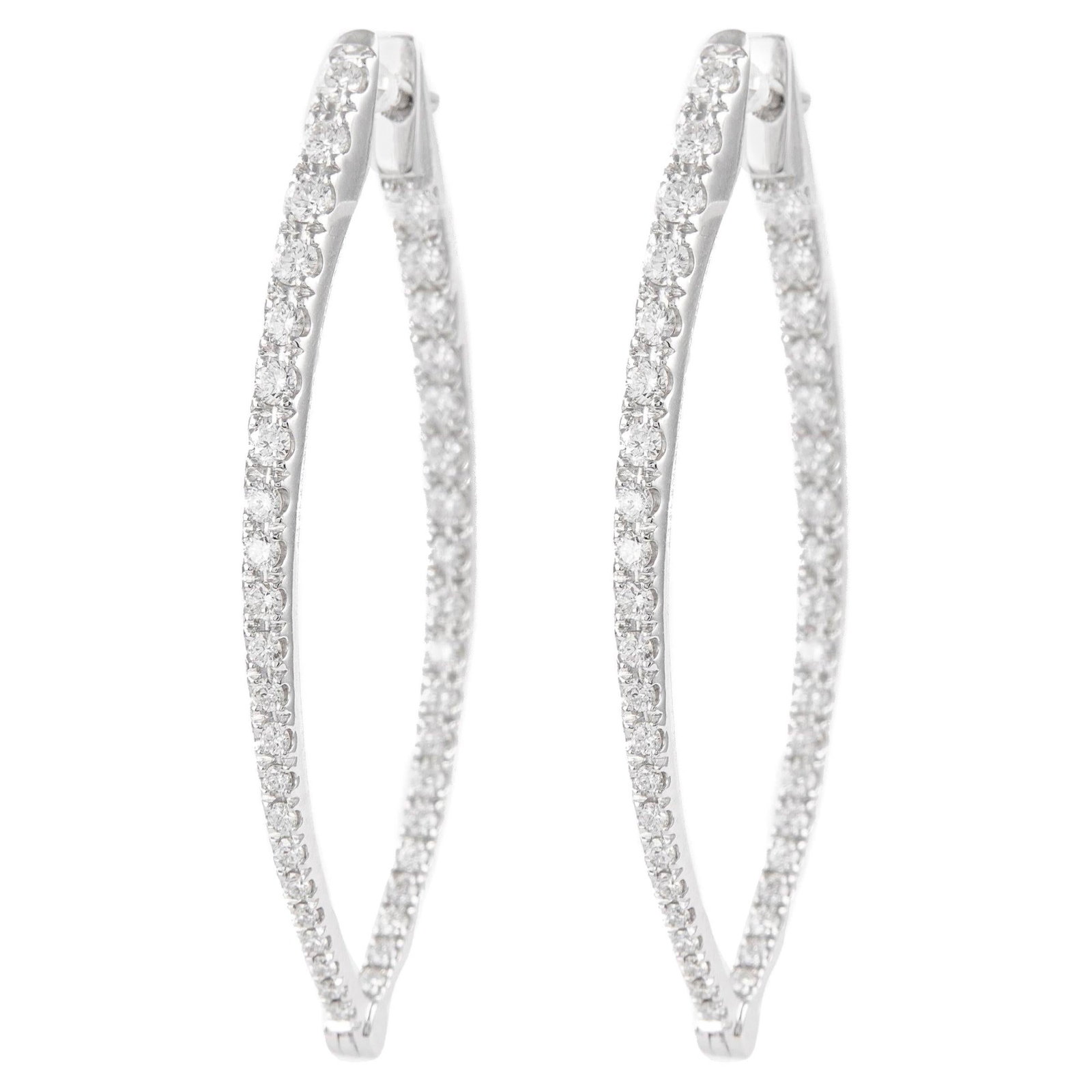 2.00ct Diamond Hoop Earrings 18k White Gold: 2.00ct Diamond Hoop Earrings 18k White Gold Elevate your elegance with these stunning 2.00ct Diamond Hoop Earrings, crafted from luxurious 18k white gold. Designed in a contemporary style, these earri