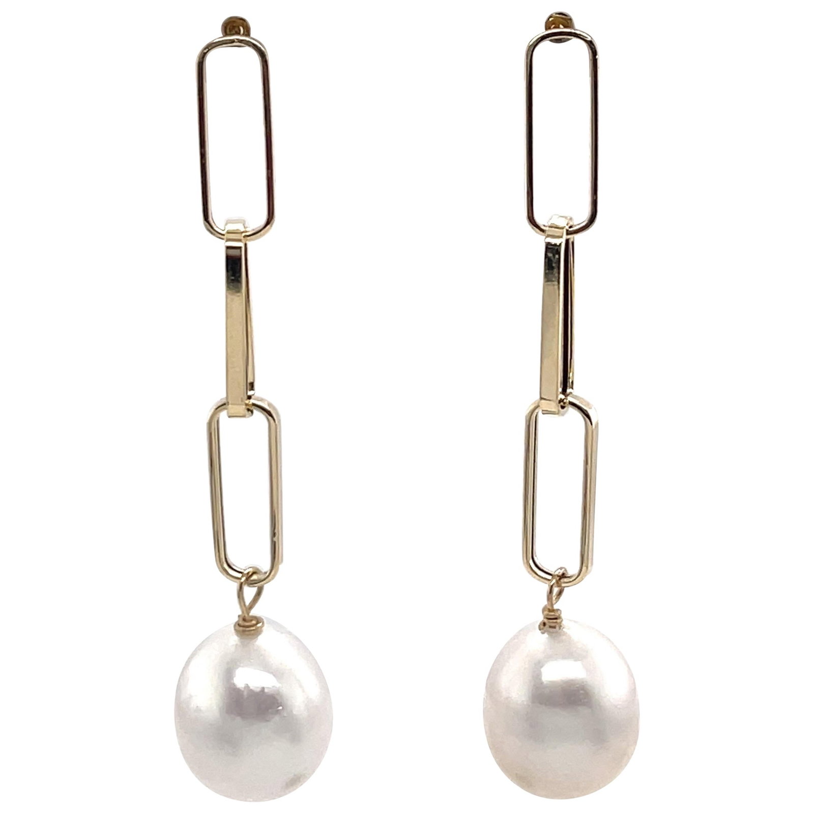Harbor Diamonds 14K Yellow Gold South Sea Pearl Dangle Earrings: Harbor Diamonds 14K Yellow Gold South Sea Pearl Dangle Earrings Elevate your style with these stunning Yellow Gold Paper Clip Dangle Earrings featuring exquisite South Sea Pearls. Crafted from 14K yel