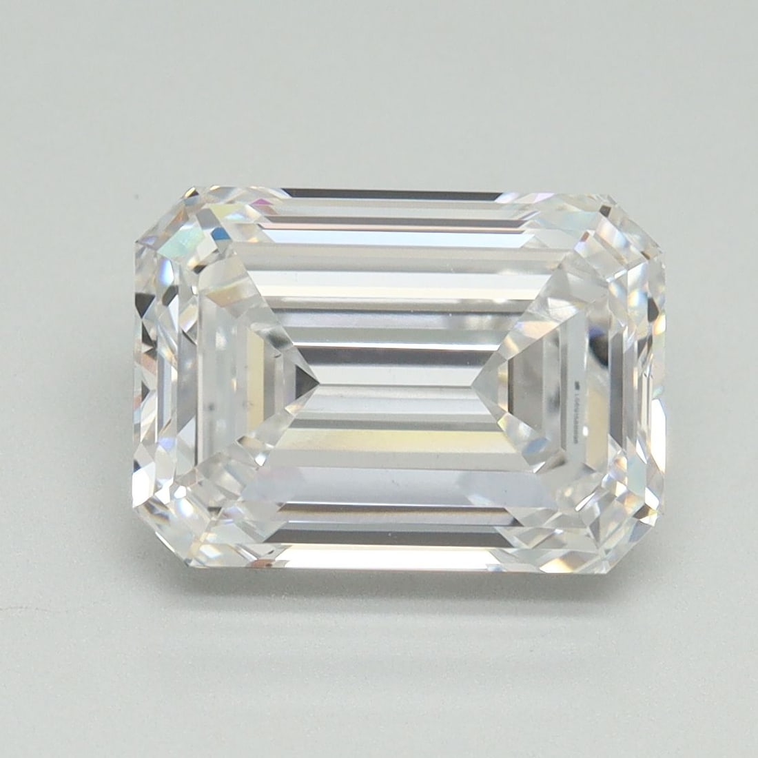 Loose Diamond - EMERALD 4.01ct D VS2: Loose Diamond - EMERALD 4.01ct D VS2 Source: This is a real non-mined Diamond that has been grown in a lab Shape: EMERALD Carats: 4.01 Color: D Clarity: VS2 Certification: IGI Video: Video Link The