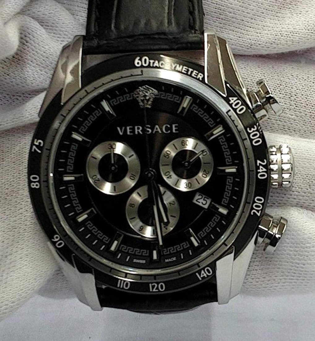 Versace VE0018 V-Ray men's quartz chronograph wristwatch (1 of 9)