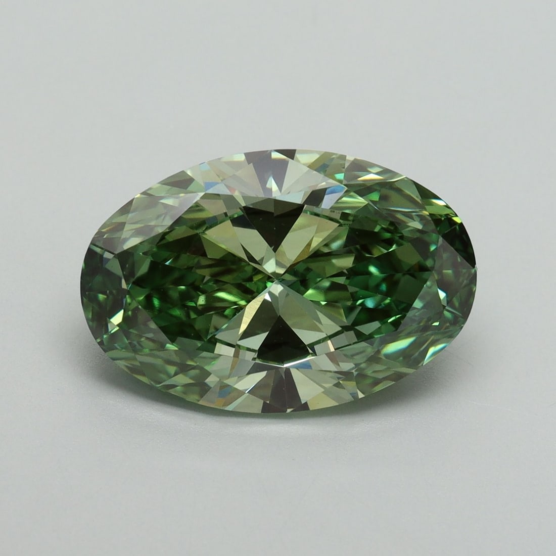 Loose Diamond - OVAL 5.06ct Fancy Vivid Green VS1: Loose Diamond - OVAL 5.06ct Fancy Vivid Green VS1 Source: This is a real non-mined Diamond that has been grown in a lab Shape: OVAL Carats: 5.06 Color: Fancy Vivid Green Certification: IGI Video: