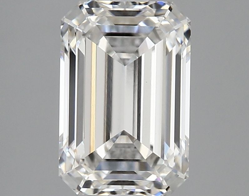 Loose Diamond - EMERALD 2.2ct F VVS2: Loose Diamond - EMERALD 2.2ct F VVS2 Source: This is a real non-mined Diamond that has been grown in a lab Shape: EMERALD Carats: 2.2 Color: F Clarity: VVS2 Certification: IGI Video: