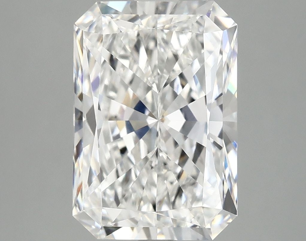Loose Diamond - RADIANT 4.04ct F VVS2: Loose Diamond - RADIANT 4.04ct F VVS2 Source: This is a real non-mined Diamond that has been grown in a lab Shape: RADIANT Carats: 4.04 Color: F Clarity: VVS2 Certification: IGI The Diamond Depot Guar
