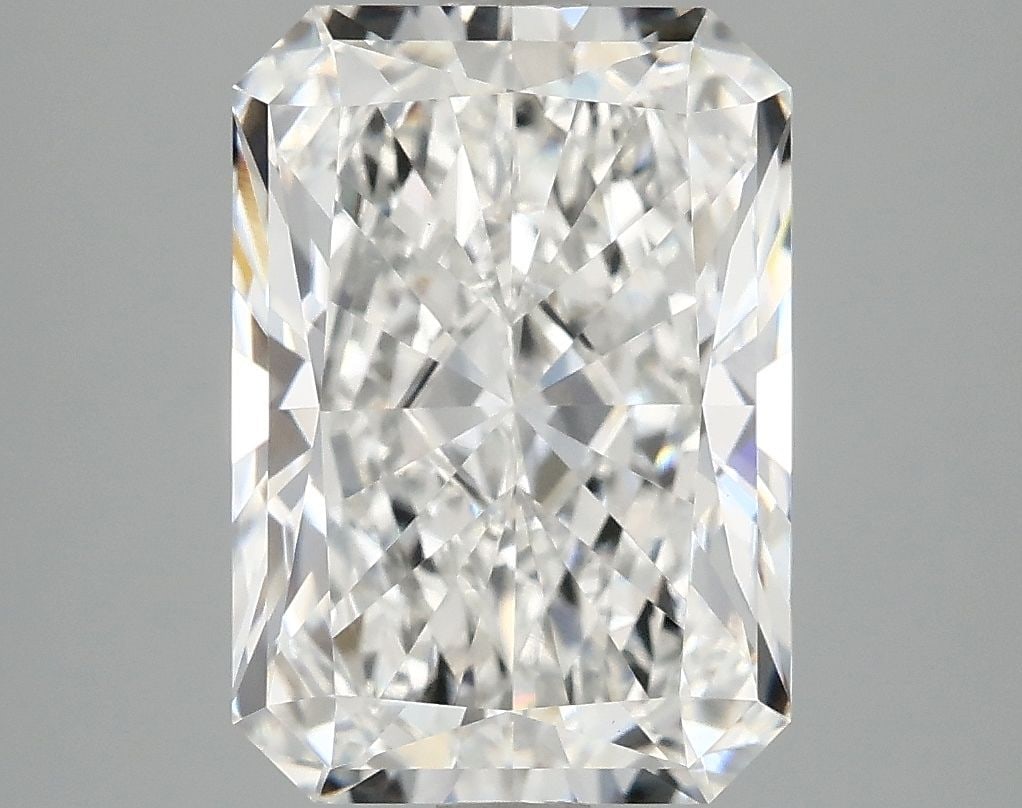 Loose Diamond - RADIANT 4.18ct E VVS2: Loose Diamond - RADIANT 4.18ct E VVS2 Source: This is a real non-mined Diamond that has been grown in a lab Shape: RADIANT Carats: 4.18 Color: E Clarity: VVS2 Certification: IGI The Diamond Depot Guar