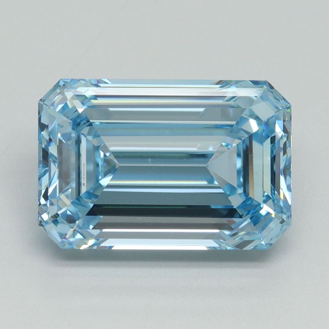 Loose Diamond - EMERALD 5.2ct Fancy Intense Blue VVS2: Loose Diamond - EMERALD 5.2ct Fancy Intense Blue VVS2 Source: This is a real non-mined Diamond that has been grown in a lab Shape: EMERALD Carats: 5.2 Color: Fancy Intense Blue Certification: IGI Vide