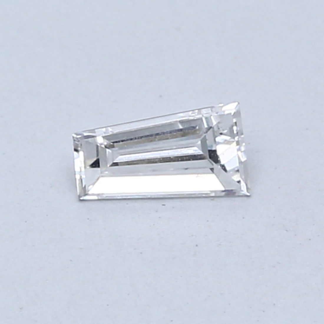 Loose Diamond - TAPERED BAGUETTE 0.27ct F VS1: Loose Diamond - TAPERED BAGUETTE 0.27ct F VS1 Source: This is a real non-mined Diamond that has been grown in a lab Shape: TAPERED BAGUETTE Carats: 0.27 Color: F Clarity: VS1 Certification: NONE