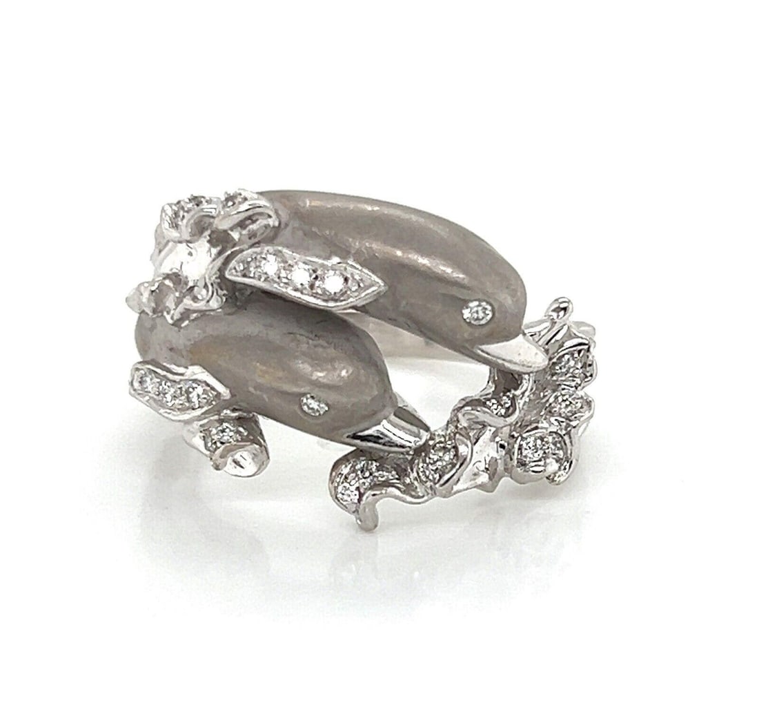 Carrera y Carrera Double Dolphin Ring 18k White Gold Diamond Size 5: Carrera y Carrera Double Dolphin Ring 18k White Gold Diamond Size 5 Pre-owned Carrera y Carrera Double Dolphin statement ring crafted in 18k white gold with natural diamond accents. This signed ring f