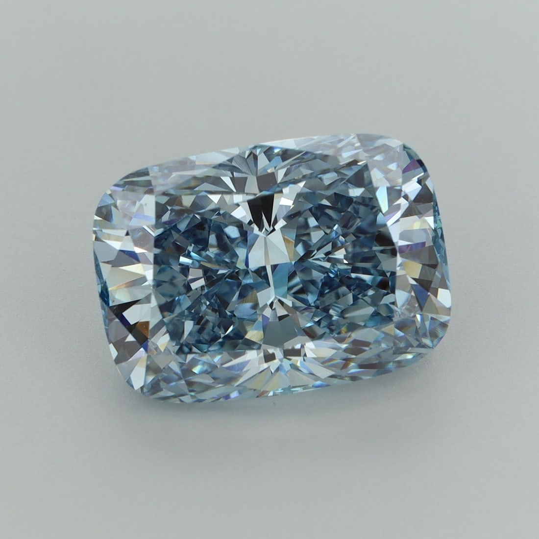 Loose Diamond - CUSHION MODIFIED 7.97ct Fancy Vivid Blue VS2: Loose Diamond - CUSHION MODIFIED 7.97ct Fancy Vivid Blue VS2 Source: This is a real non-mined Diamond that has been grown in a lab Shape: CUSHION MODIFIED Carats: 7.97 Color: Fancy Vivid Blue Certific