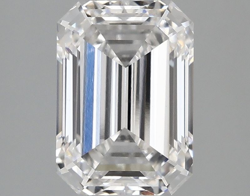 Loose Diamond - EMERALD 2.56ct E VS1: Loose Diamond - EMERALD 2.56ct E VS1 Source: This is a real non-mined Diamond that has been grown in a lab Shape: EMERALD Carats: 2.56 Color: E Clarity: VS1 Certification: IGI Video: Video Link The