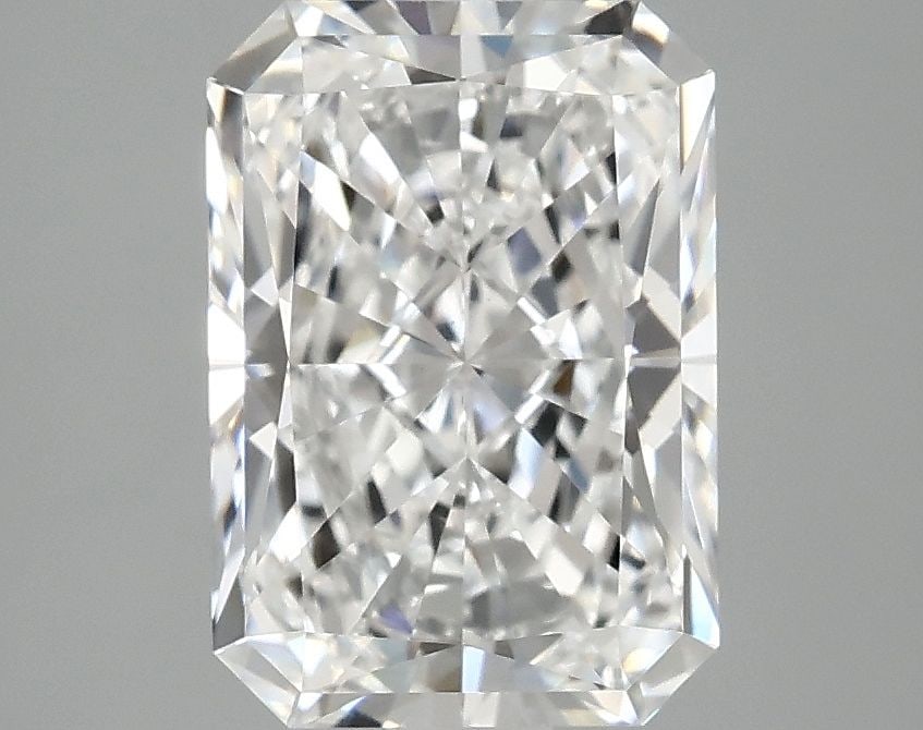Loose Diamond - RADIANT 2.81ct D VS1: Loose Diamond - RADIANT 2.81ct D VS1 Source: This is a real non-mined Diamond that has been grown in a lab Shape: RADIANT Carats: 2.81 Color: D Clarity: VS1 Certification: IGI Video: