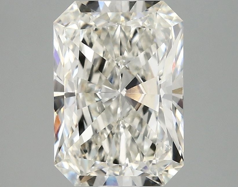 Loose Diamond - RADIANT 2.59ct H VVS2: Loose Diamond - RADIANT 2.59ct H VVS2 Source: This is a real non-mined Diamond that has been grown in a lab Shape: RADIANT Carats: 2.59 Color: H Clarity: VVS2 Certification: IGI Video: