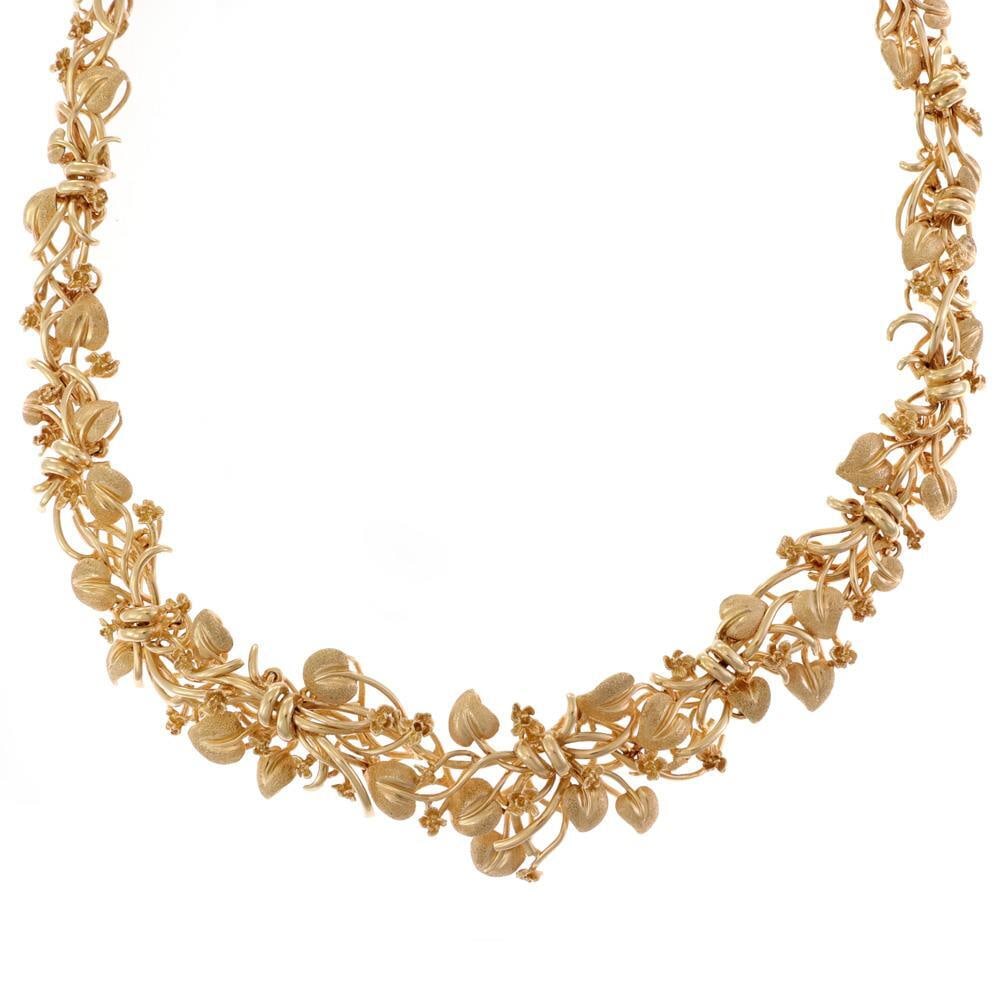 Stunning Art Nouveau 14k Yellow Gold Floral Collar Necklace: Stunning Art Nouveau 14k Yellow Gold Floral Collar Necklace Discover the elegance of this stunning Art Nouveau collar necklace, meticulously crafted from 14k yellow gold. The design features a beautif