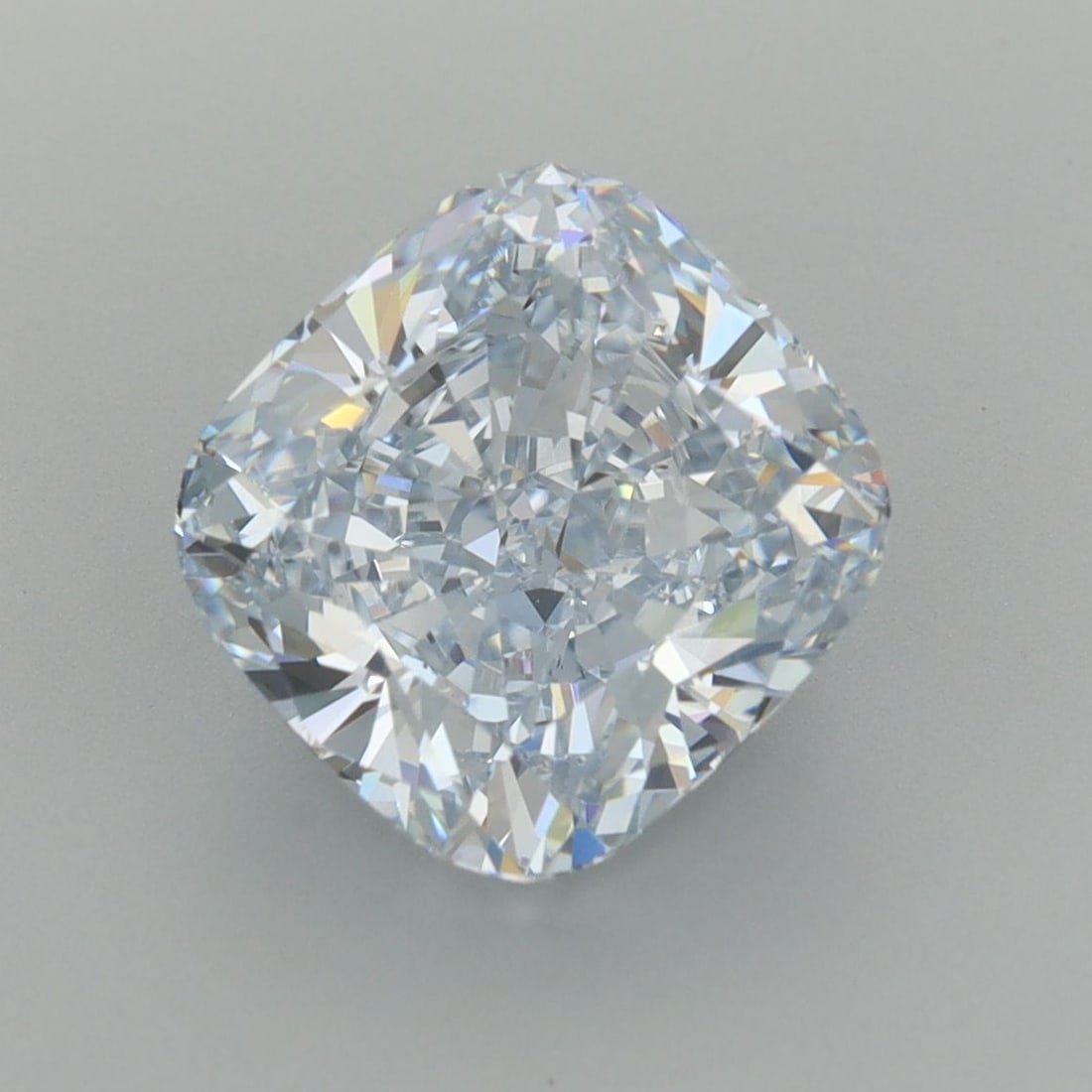 Loose Diamond - CUSHION MODIFIED 3.56ct Fancy Light Blue VS1: Loose Diamond - CUSHION MODIFIED 3.56ct Fancy Light Blue VS1 Source: This is a real non-mined Diamond that has been grown in a lab Shape: CUSHION MODIFIED Carats: 3.56 Color: Fancy Light Blue Certific