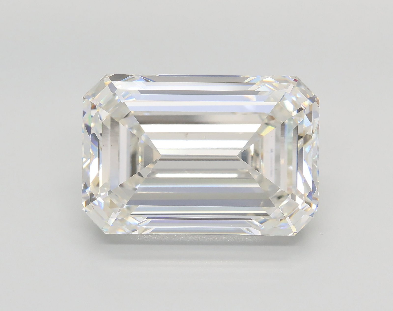 Loose Diamond - EMERALD 11.87ct F VS1: Loose Diamond - EMERALD 11.87ct F VS1 Source: This is a real non-mined Diamond that has been grown in a lab Shape: EMERALD Carats: 11.87 Color: F Clarity: VS1 Certification: IGI Video: Video Link The