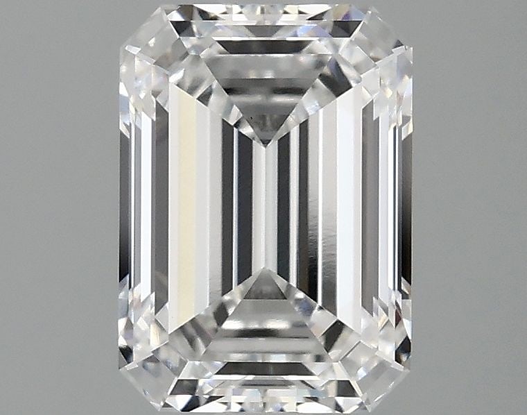 Loose Diamond - EMERALD 2.1ct D VS1: Loose Diamond - EMERALD 2.1ct D VS1 Source: This is a real non-mined Diamond that has been grown in a lab Shape: EMERALD Carats: 2.1 Color: D Clarity: VS1 Certification: IGI Video: