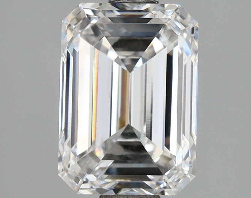 Loose Diamond - EMERALD 2.53ct E IF: Loose Diamond - EMERALD 2.53ct E IF Source: This is a real non-mined Diamond that has been grown in a lab Shape: EMERALD Carats: 2.53 Color: E Clarity: IF Certification: IGI Video: