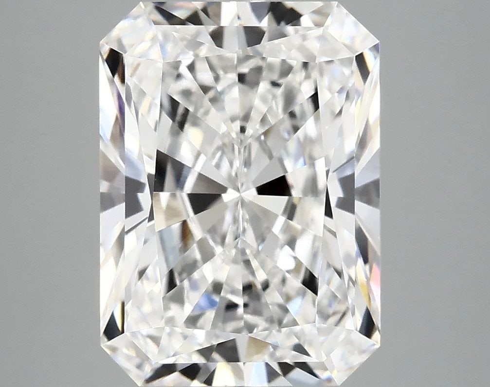 Loose Diamond - RADIANT 5.07ct E VVS2: Loose Diamond - RADIANT 5.07ct E VVS2 Source: This is a real non-mined Diamond that has been grown in a lab Shape: RADIANT Carats: 5.07 Color: E Clarity: VVS2 Certification: IGI Video: