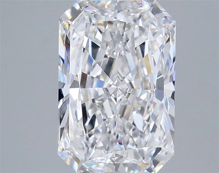 Loose Diamond - RADIANT 3.02ct D VVS2: Loose Diamond - RADIANT 3.02ct D VVS2 Source: This is a real non-mined Diamond that has been grown in a lab Shape: RADIANT Carats: 3.02 Color: D Clarity: VVS2 Certification: IGI Video: