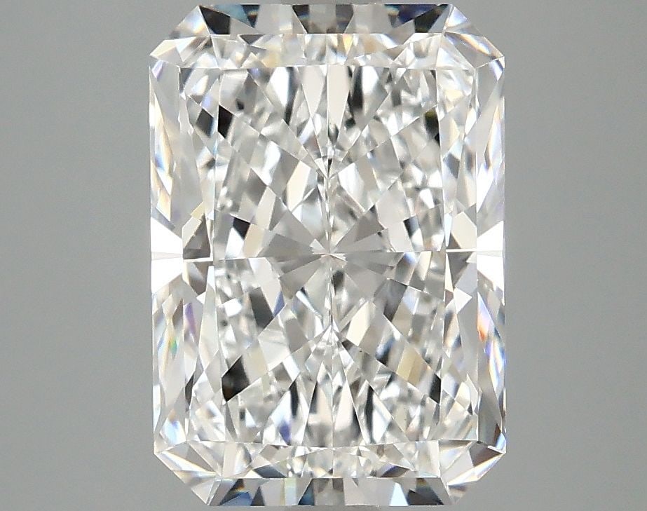 Loose Diamond - RADIANT 3.08ct E VS1: Loose Diamond - RADIANT 3.08ct E VS1 Source: This is a real non-mined Diamond that has been grown in a lab Shape: RADIANT Carats: 3.08 Color: E Clarity: VS1 Certification: IGI Video: