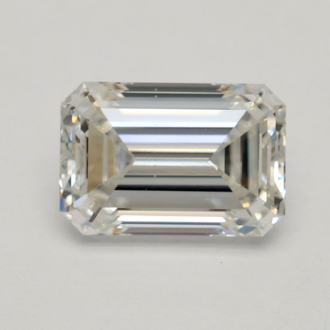 Loose Diamond - EMERALD 2.08ct G VS2: Loose Diamond - EMERALD 2.08ct G VS2 Source: This is a real non-mined Diamond that has been grown in a lab Shape: EMERALD Carats: 2.08 Color: G Clarity: VS2 Certification: IGI Video: