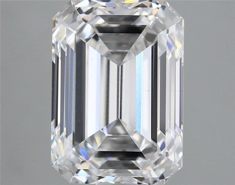 Loose Diamond - EMERALD 5.54ct E VS1: Loose Diamond - EMERALD 5.54ct E VS1 Source: This is a real non-mined Diamond that has been grown in a lab Shape: EMERALD Carats: 5.54 Color: E Clarity: VS1 Certification: IGI Video: