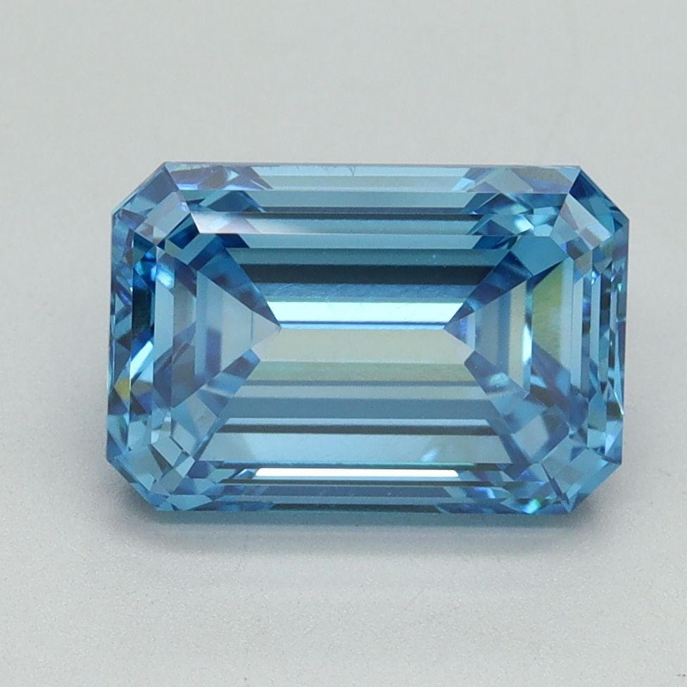 Loose Diamond - EMERALD 3.17ct Fancy Vivid Blue VS1: Loose Diamond - EMERALD 3.17ct Fancy Vivid Blue VS1 Source: This is a real non-mined Diamond that has been grown in a lab Shape: EMERALD Carats: 3.17 Color: Fancy Vivid Blue Certification: IGI Video:
