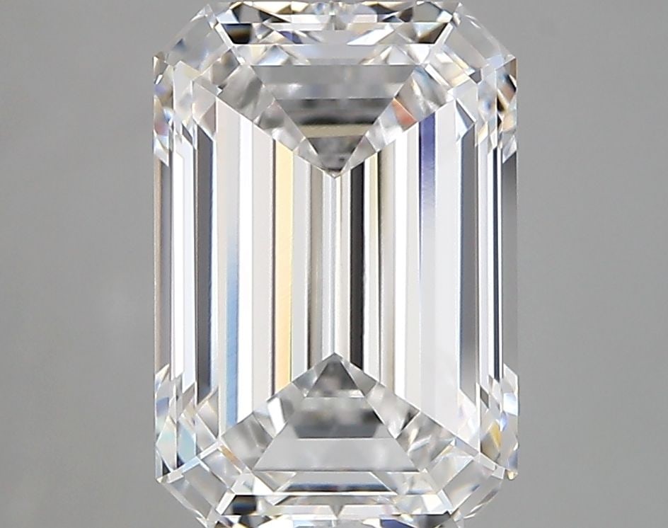 Loose Diamond - EMERALD 3.68ct D VVS1: Loose Diamond - EMERALD 3.68ct D VVS1 Source: This is a real non-mined Diamond that has been grown in a lab Shape: EMERALD Carats: 3.68 Color: D Clarity: VVS1 Certification: IGI Video: