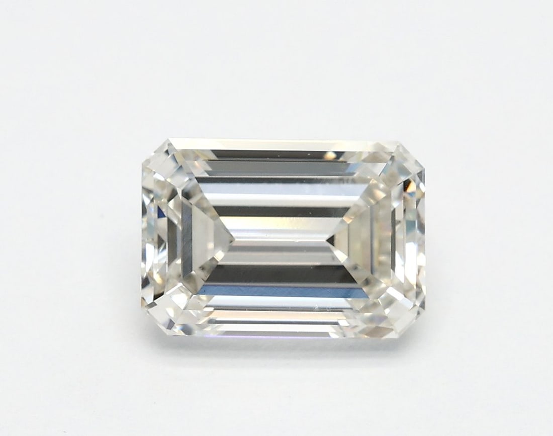 Loose Diamond - EMERALD 1.82ct H VS1: Loose Diamond - EMERALD 1.82ct H VS1 Source: This is a real non-mined Diamond that has been grown in a lab Shape: EMERALD Carats: 1.82 Color: H Clarity: VS1 Certification: IGI Video: