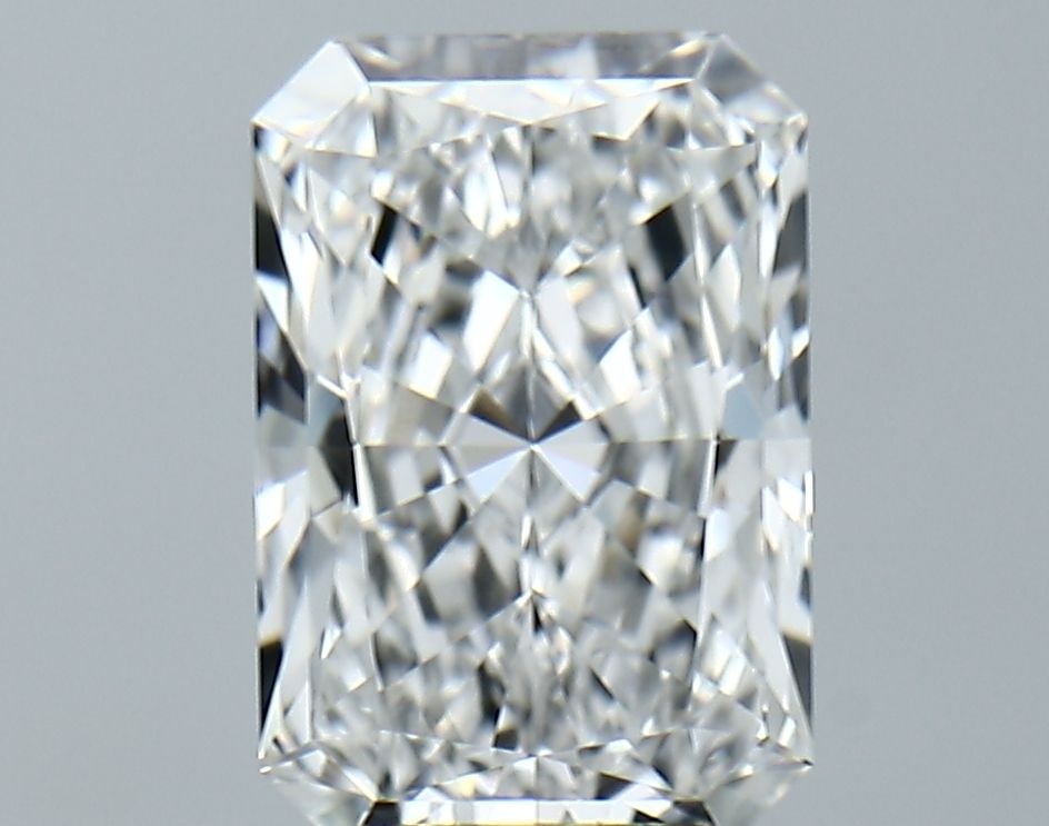 Loose Diamond - RADIANT 3.45ct D VVS2: Loose Diamond - RADIANT 3.45ct D VVS2 Source: This is a real non-mined Diamond that has been grown in a lab Shape: RADIANT Carats: 3.45 Color: D Clarity: VVS2 Certification: IGI Video: Video Link The