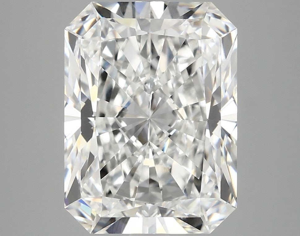 Loose Diamond - RADIANT 4.17ct E VVS2: Loose Diamond - RADIANT 4.17ct E VVS2 Source: This is a real non-mined Diamond that has been grown in a lab Shape: RADIANT Carats: 4.17 Color: E Clarity: VVS2 Certification: IGI Video: