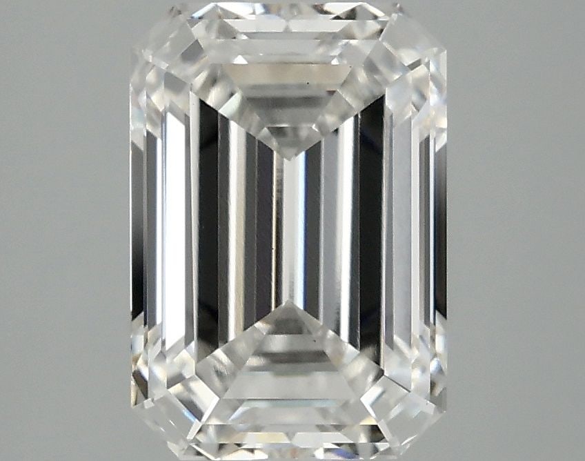 Loose Diamond - EMERALD 3.07ct G VVS2: Loose Diamond - EMERALD 3.07ct G VVS2 Source: This is a real non-mined Diamond that has been grown in a lab Shape: EMERALD Carats: 3.07 Color: G Clarity: VVS2 Certification: IGI Video: