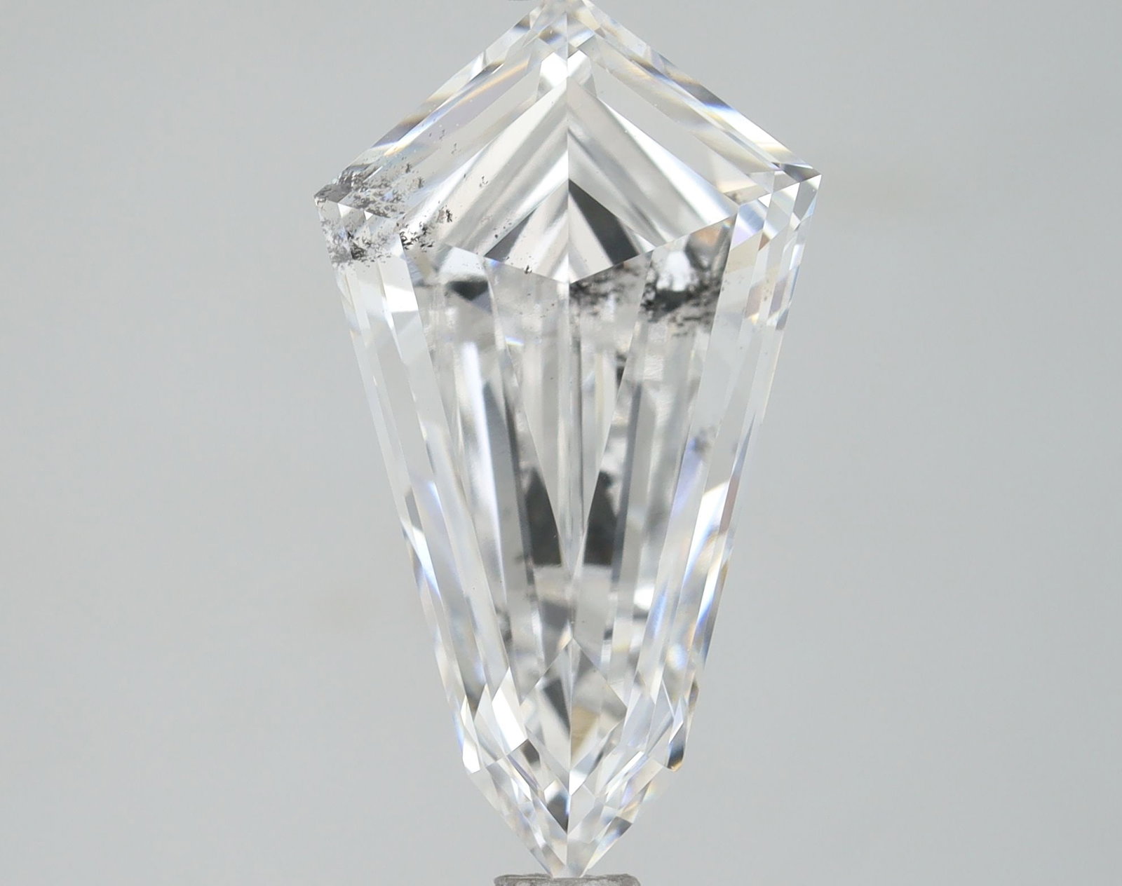 Loose Diamond - OTHER 2.01ct E SI1: Loose Diamond - OTHER 2.01ct E SI1 Source: This is a real non-mined Diamond that has been grown in a lab Shape: OTHER Carats: 2.01 Color: E Clarity: SI1 Certification: IGI Video: